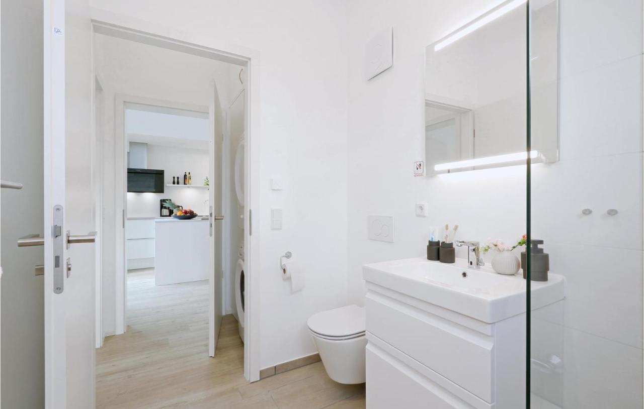 Stunning Home In Lembruch-Duemmer See With Wifi Eksteriør bilde